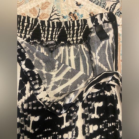 Express Maxi Skirt with Side Slit - Picture 6 of 6